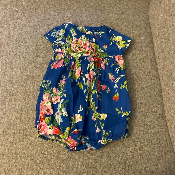 2/$20 6 month girls bundle - Picture 5 of 5